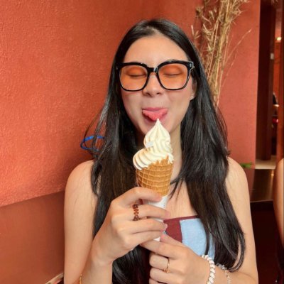 LynnParez53783's profile picture