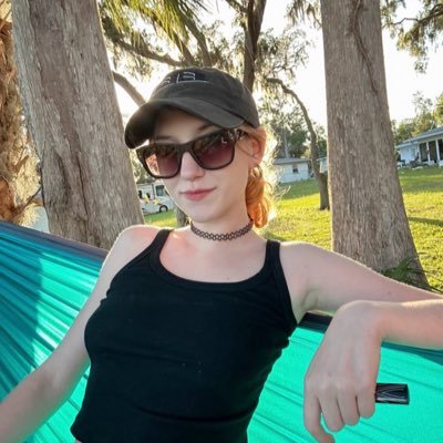 transmommyella's profile picture