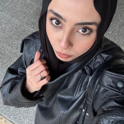 e's profile picture