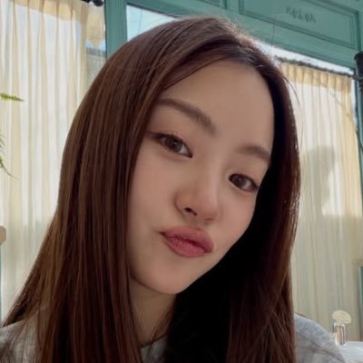 thay's profile picture