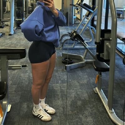 cumtomyshit's profile picture