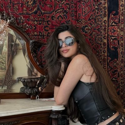 nikaazarrii's profile picture