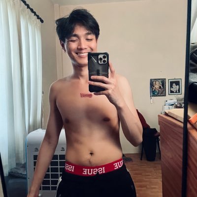 izeiizeize's profile picture