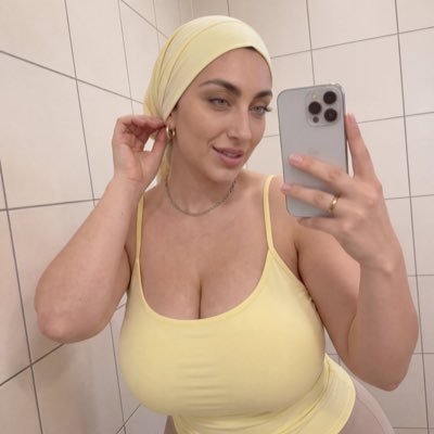 marriedhotwives's profile picture
