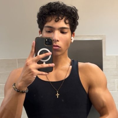 gimmefevrr's profile picture