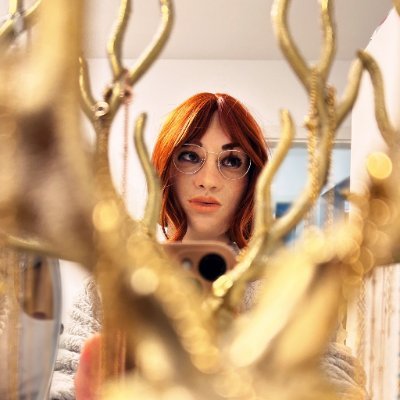 Cora-Lewis's profile picture