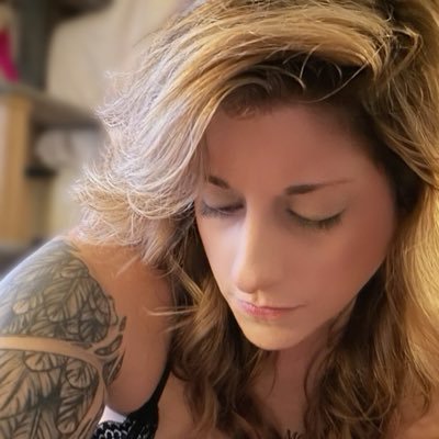 CoupleLove91783's profile picture
