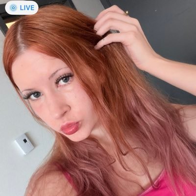 Luna Peach🦚's profile picture