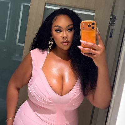 MiaTheBoss's profile picture