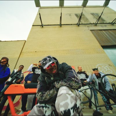 2:12 Mel's profile picture