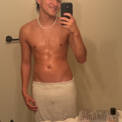 freakedoutjay19's profile picture