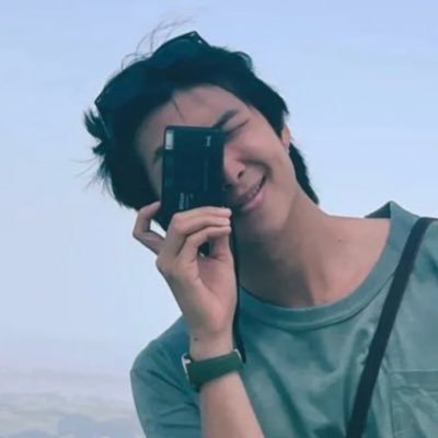 ᴮᴱ S⁷ is seeing BTS's profile picture