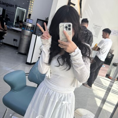 idolvip999's profile picture