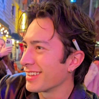 meryhollanov's profile picture