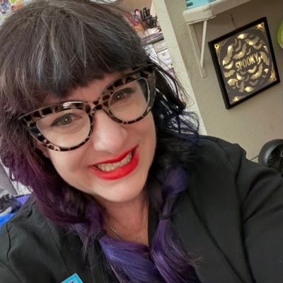 Bonnie Burton✍️📚🎲's profile picture