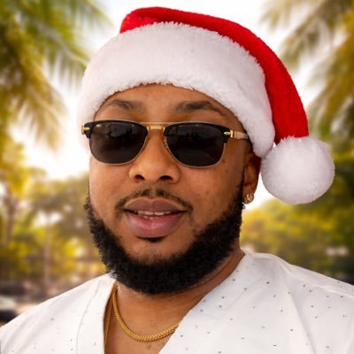R £ A L D £ N T R O®'s profile picture