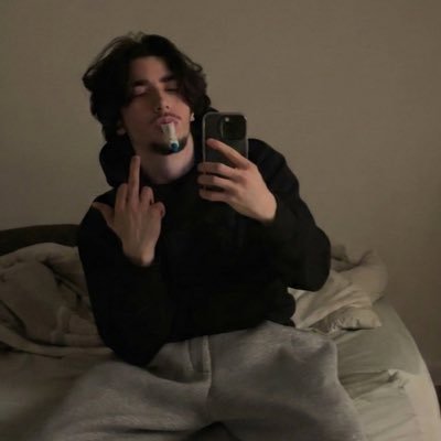 🦇's profile picture