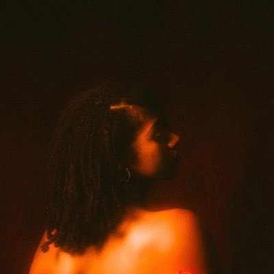 thegirllriri's profile picture