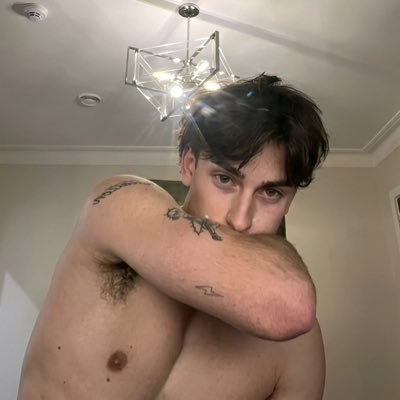p's profile picture