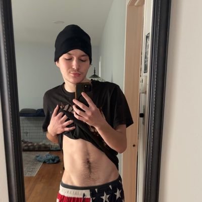 𝐸𝓁𝒾's profile picture