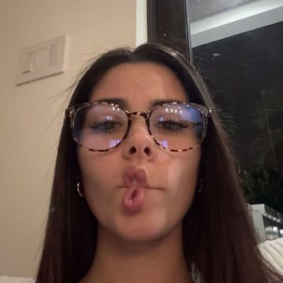 anaazluv's profile picture