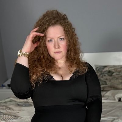 CurvyRedheadMommy's profile picture