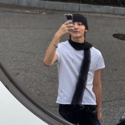c_o_r_t_i_s's profile picture