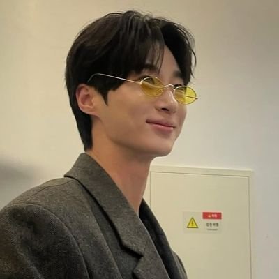 일🕊️'s profile picture