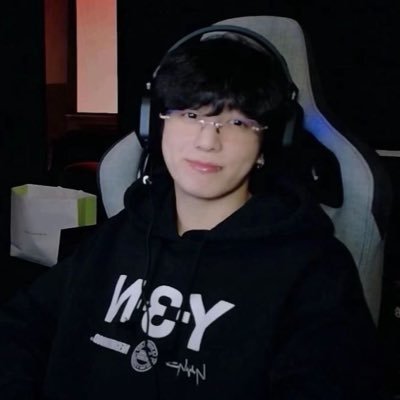 mai ⁷ ❀ | VAI VER O BTS ⦿ ☰ ☲ 🪭's profile picture
