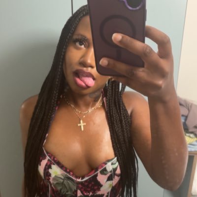 Layla 🐝🐝's profile picture