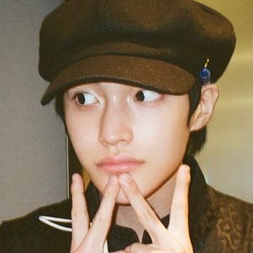 맹's profile picture