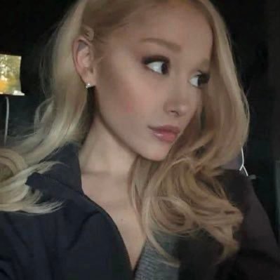 elle's profile picture