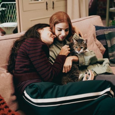 littleloca 🌈👭's profile picture