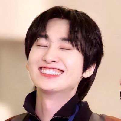 ee_uhk's profile picture