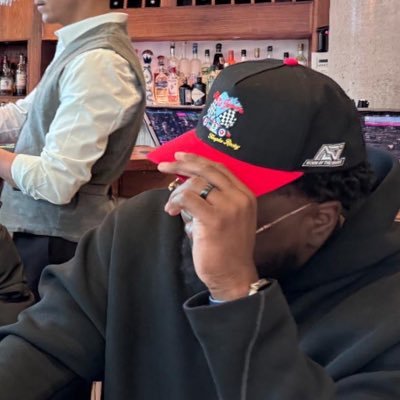STR 🌟's profile picture
