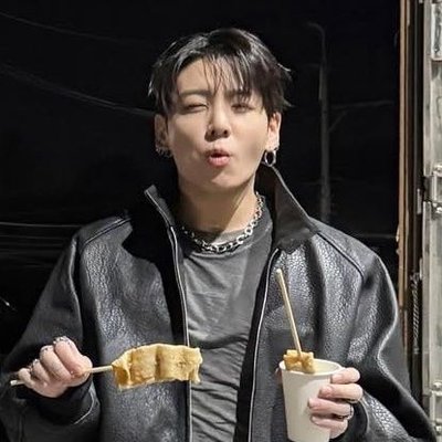 ⋆'s profile picture