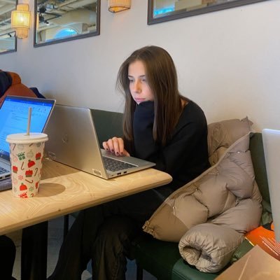anneyuls's profile picture