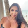 Alejandra L 的头像