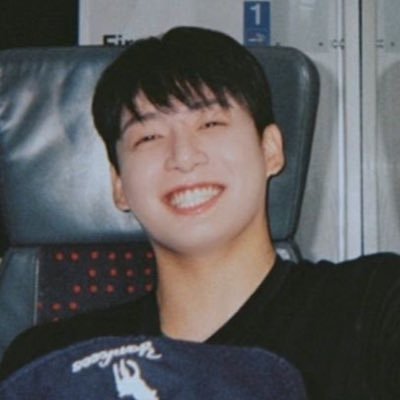 tinyskook's profile picture