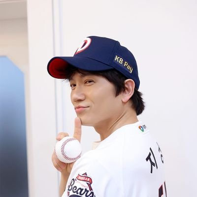JustJisung__'s profile picture