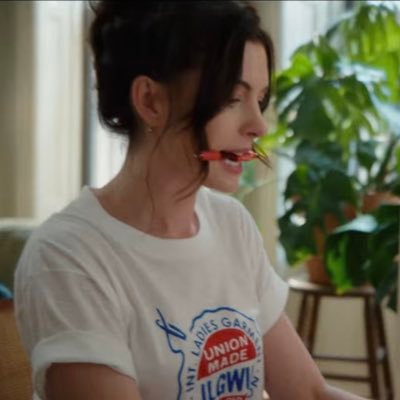 robyn 👠's profile picture
