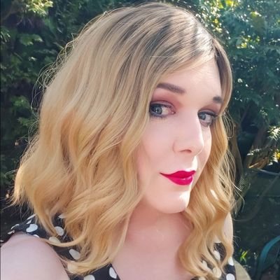 🎀𝓚𝓪𝓽𝓲𝓮 𝓡𝓲𝓫𝓫𝓸𝓷𝔃🎀's profile picture