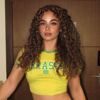 naugthyBRgirl's profile picture