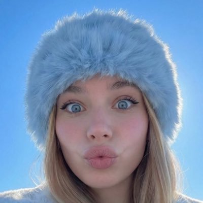 Simpmaxxing's profile picture