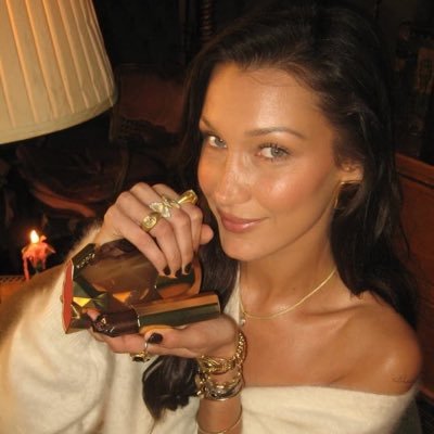 bella's profile picture