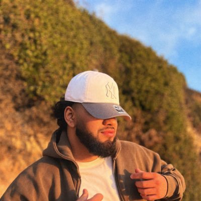 𝕳𝔬𝔭𝔢𝔩𝔢𝔰𝔰 𝕹𝔬𝔰𝔱𝔞𝔩𝔤𝔦𝔠's profile picture