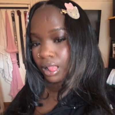 😒's profile picture