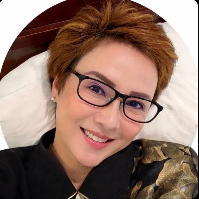 YUNI KARTIKA's profile picture