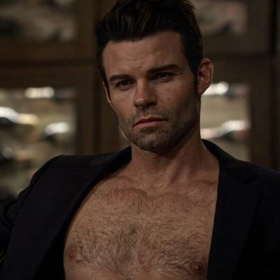 3rosmikaelson's profile picture