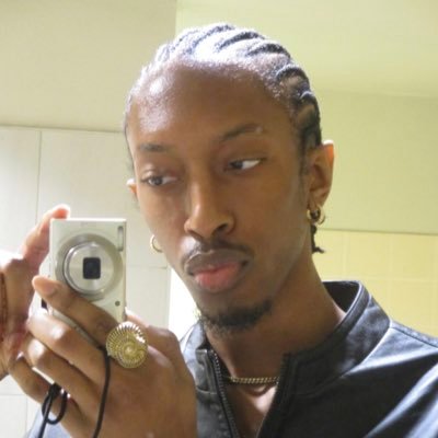echolaliass's profile picture